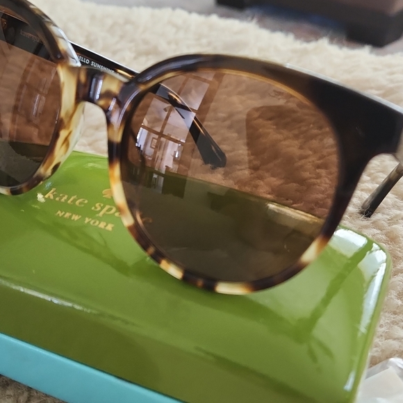 Never Worn Kate Spade Tortoise Frame Sunglasses With Case/Cloth 🕶 - Picture 3 of 12